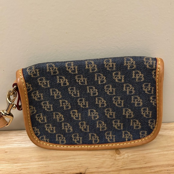 Dooney & Bourke  Denim Wristlet with Honey Leather trim - Picture 4 of 6